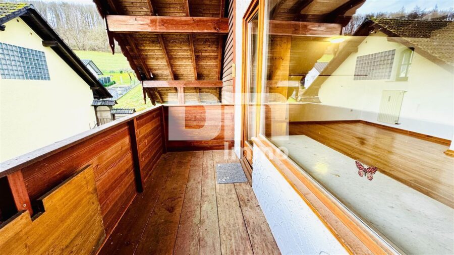 (R)eserviert!!!Hochwertiges 1-2 Familienhaus mit großem Garten in erhobener Ortsrandlage - DG Balkon 3 Panoramablick